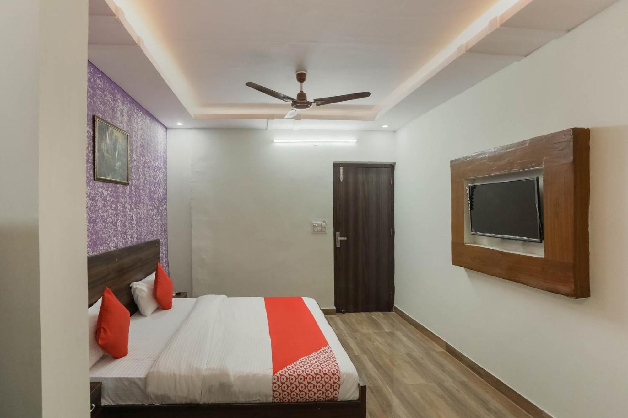 Hotel O Red Velvet Rooms & Banquet Faridabad Esterno foto